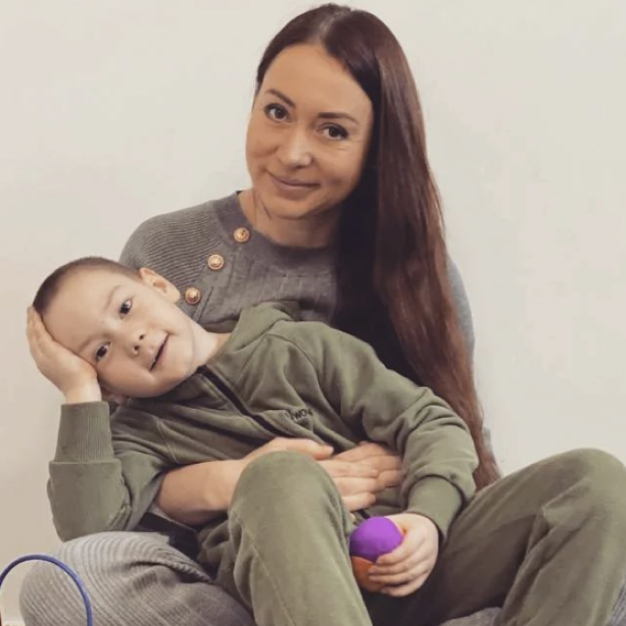 $arResult['DETAIL_PICTURE']['ALT']